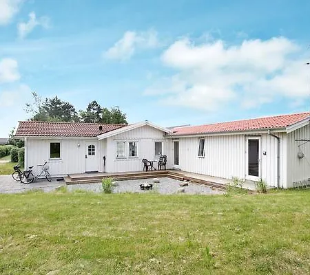 Feriehus Three-bedroom Holiday In 37