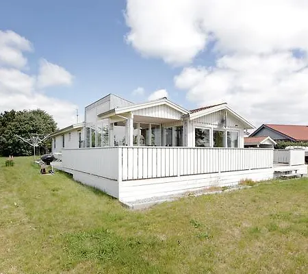 Three-bedroom Holiday In 37 Ebeltoft