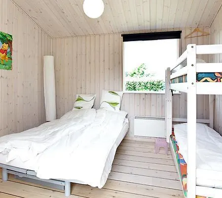 Three-bedroom Holiday In 37 * Ebeltoft