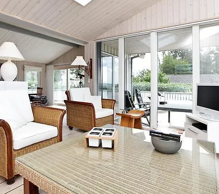 Three-bedroom Holiday In 37 Feriehus Ebeltoft