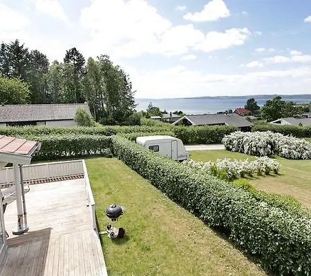 Feriehus Three-bedroom Holiday In 37 *